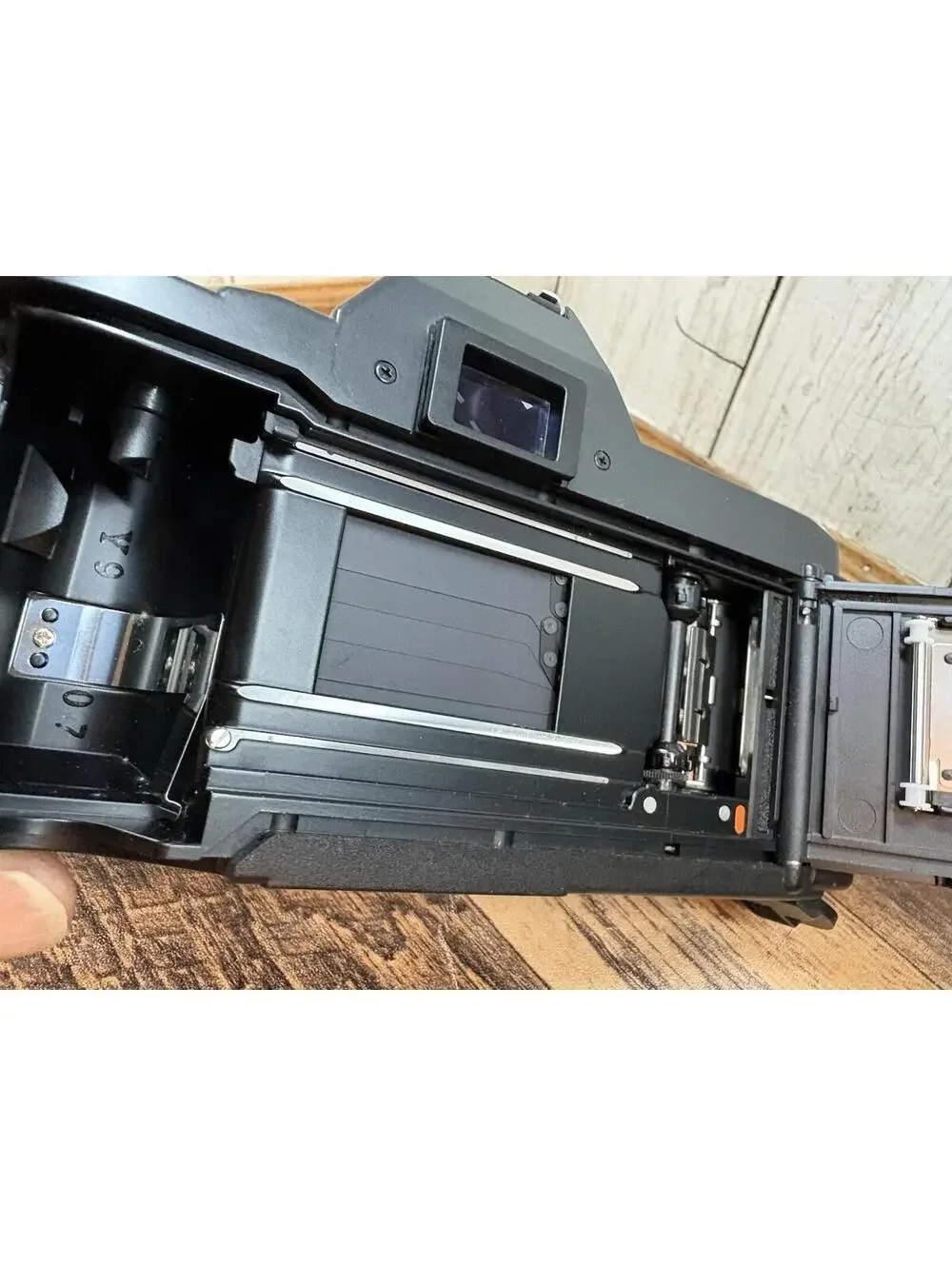 Canon T70 Body Only For Repair Broken Battery Door Untested